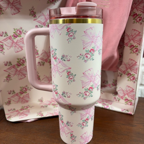 Love Shack Fancy x Stanley Tumbler 40oz Rosa Beaux Bow New in Box - Picture 5 of 8